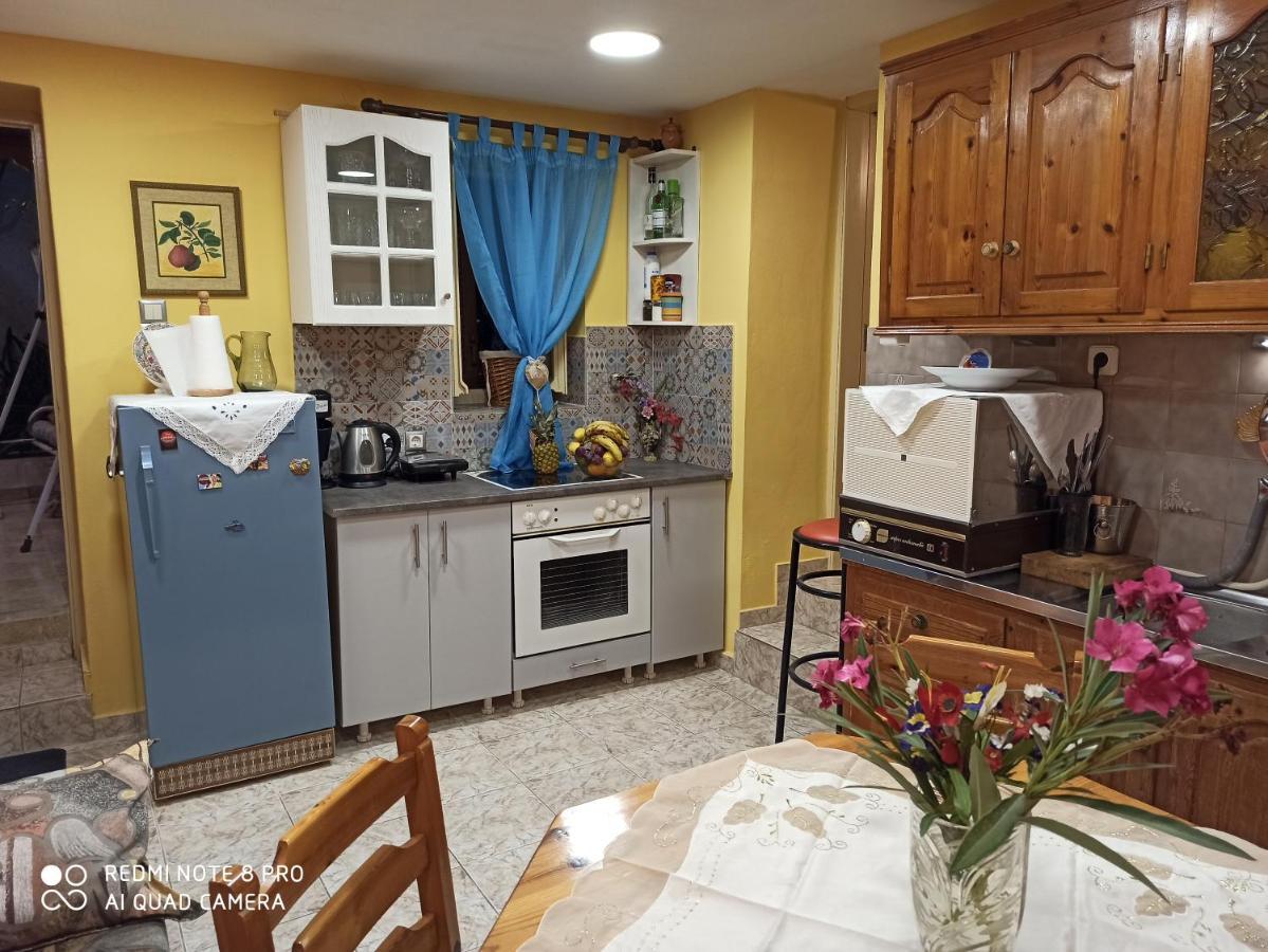 Aegina Town Traditional Lemon House Exterior photo